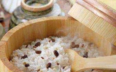 饱腹感|谁说减肥不能吃主食，在米饭中加入这三种食材，让你不胖反瘦