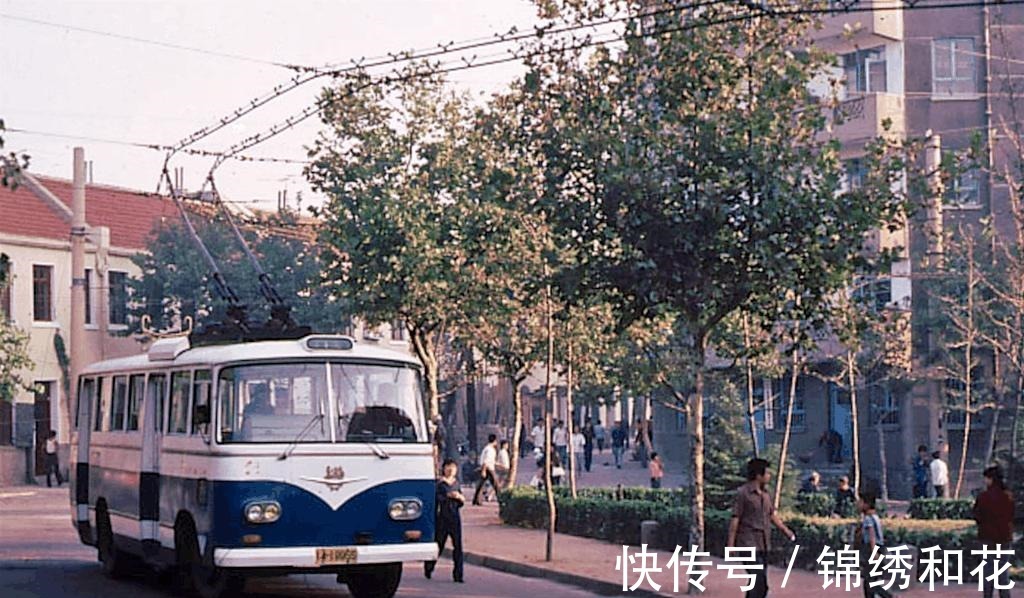 中山路|老照片 青岛记忆1983年, 远近闻名的中山路！