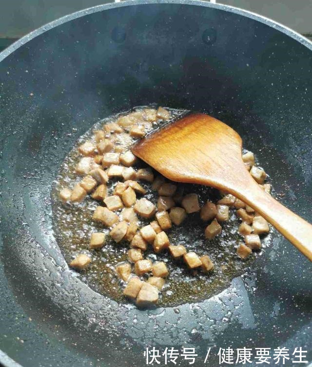 它是碱性食物,2块一斤,孩子经常吃,补铁补钙