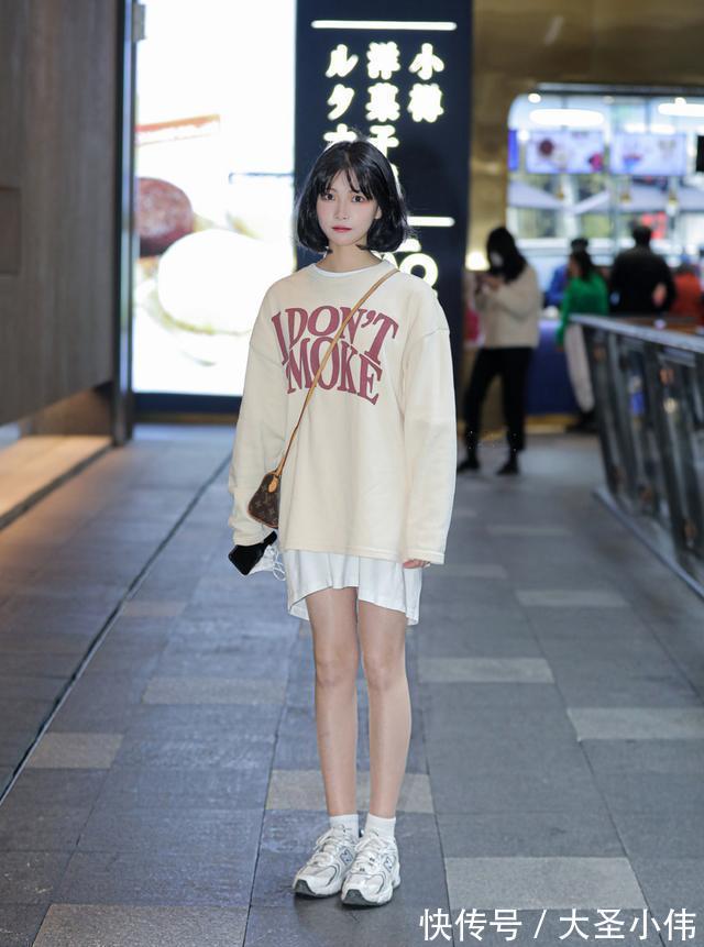 搭配|美女街拍:甜美风如何拥有,这些款式减龄又好看,春装选择不能少