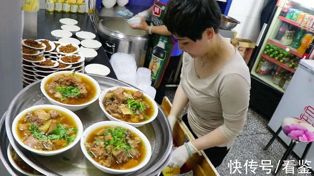 内卷|“哈尔滨1000万人口，900万人在探店”？