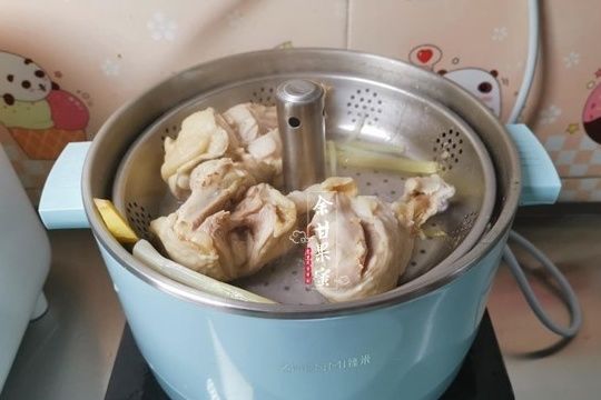 粗细|娘俩的午餐简单做，清淡味美又开胃，粗细搭配不失营养，又光盘