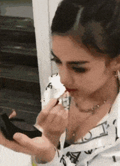 |搞笑GIF:兄弟,看你女朋友的表情我就知道你的结果了