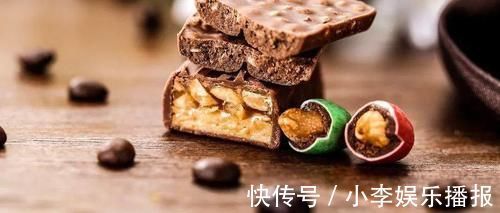 全麦面包|这7种食物,中学生睡前千万不要再吃了!后果真的很严重!