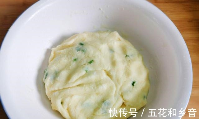土豆|农村土豆大丰收,做一款口味独特的土豆饼,软糯拉丝,真香!