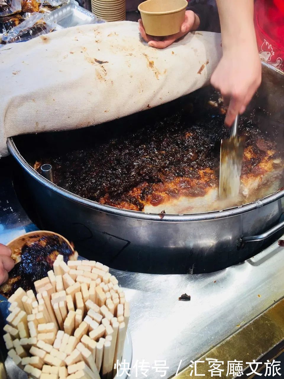 回民|西安最靠谱吃喝攻略:本地人告诉你,才不去回民街!