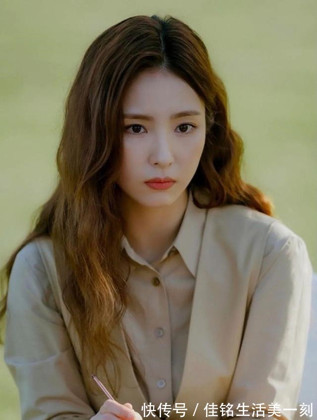 cr 适合亚洲女孩的韩式穿搭,早秋这么穿,洋气又时髦!
