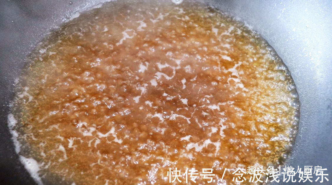 马蹄|这种马蹄糕卖3元多一斤，吃起来软软弹弹，里面脆脆的