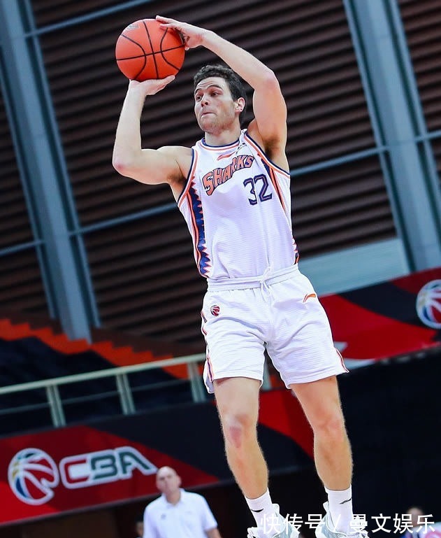 性能 鞋不可貌样?这5款被“颜值”耽误的国产球鞋,性能真的不输Nike