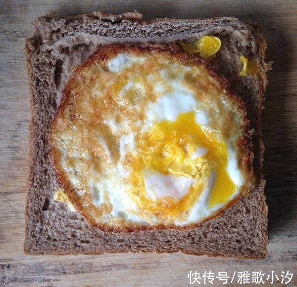 妈妈|英国妈妈晒出“超级巨蛋”，网友：这只母鸡吃了啥？