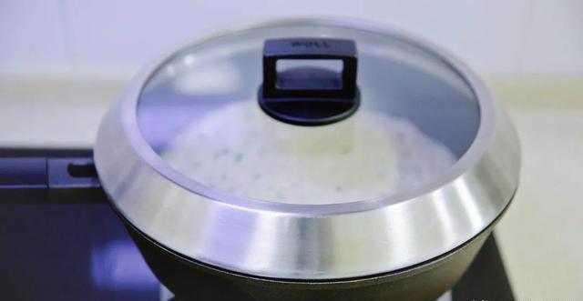 搅拌均匀|不揉面,不擀面,筷子搅一搅,5分钟烙出一大张饼,解决全家早餐