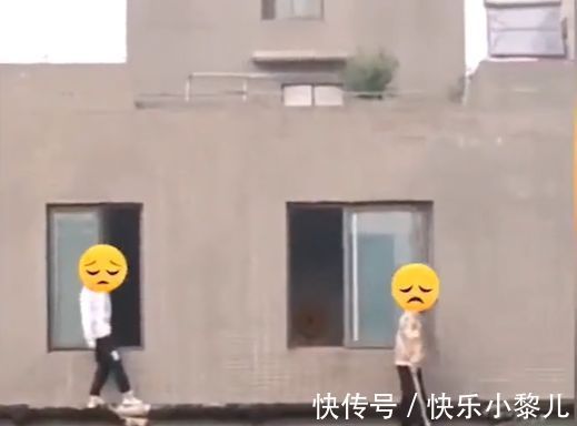 跳远|两男孩在楼顶“立定跳远”,危险动作惹网友捂眼:不是玩耍是玩命