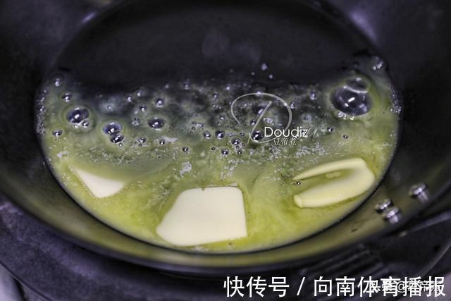 水煮|大虾最好吃的做法之一,不用水煮不用炸,加入此食材好吃到味蕾爆