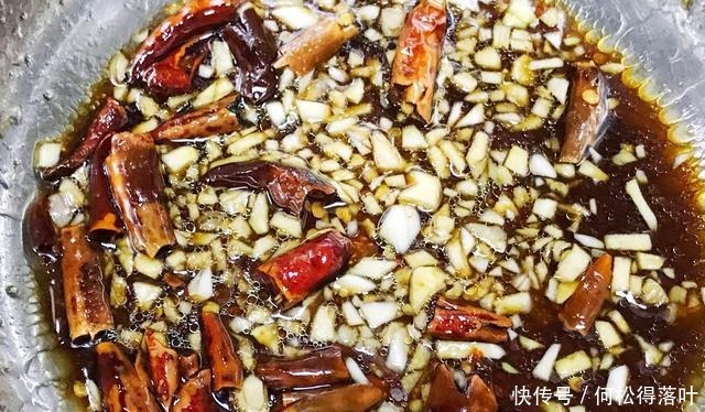 涼拌洋蔥在家怎么做好吃這3個訣竅學(xué)會了,做出來不比飯店差!