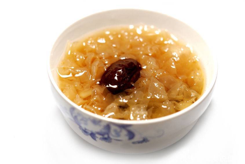 冬季養(yǎng)生先養(yǎng)肺?寒潮席卷全國,勸你多吃這4種食物,潤肺止咳