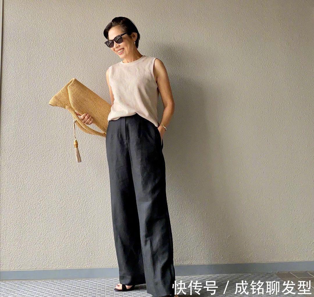 牛仔|奔六也要穿出时尚感,这位博主的搭配减龄又洋气,美得猜不出年龄