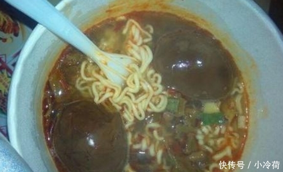 什么是泡面搭档?最配的不是火腿肠,也不是卤蛋,而是不起眼的它