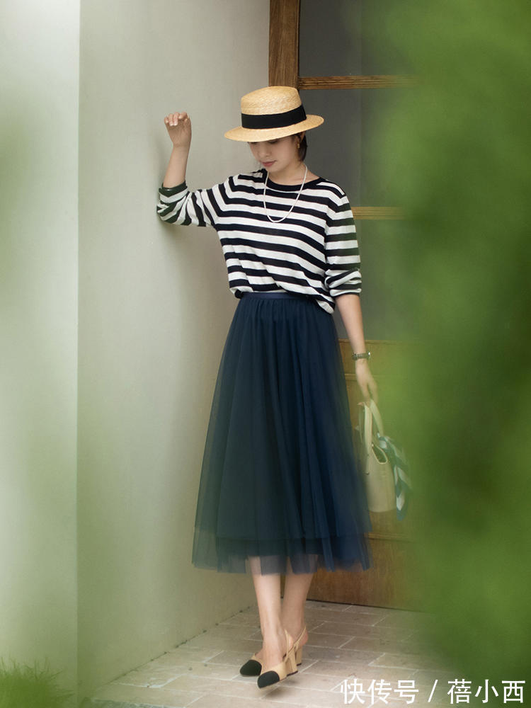 小蛮腰|精致!时髦!高级!2周14天不同的优雅搭配,早秋穿搭不发愁