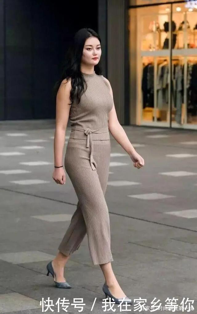 “水桶腰”要注意,切忌穿搭不上心,直接暴露了腰间的赘肉!