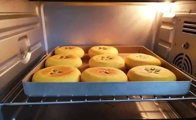 自从学会它,再也不想买面包,平底锅就能做,暄软可口,越嚼越香