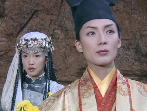 青河绝恋$东方不败练成了葵花宝典第九重 却败在令狐冲手中?