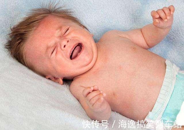 新生儿期|新生儿生长发育快,12种正常生理现象,妈妈别乱处理会害了娃
