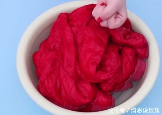 羽绒服不要干洗,教你一个清洗绝招,比干洗店洗的更干净,真实用