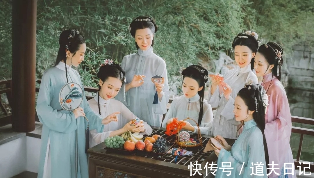 声声慢&这首《菩萨蛮》句句用叠字,描绘了明媚春光里少女的娇姿艳态