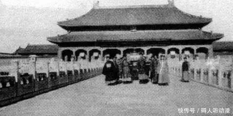 溥仪|溥仪离开皇宫前的最后一刻……