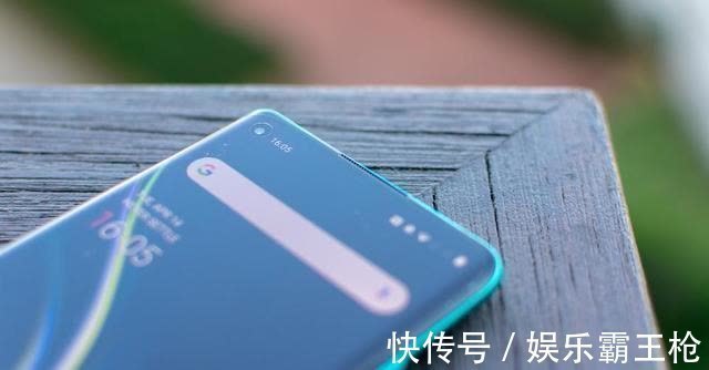 像素|曲面屏旗舰仅售2699元，12GB+256GB+双扬声器，还买什么荣耀50？