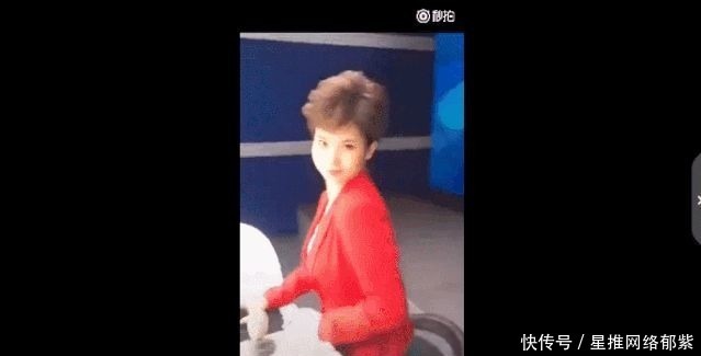 |穿短裤,讲段子,劈叉播新闻:央视主持人的“不正经”,你想不到