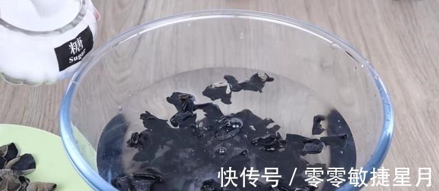 泡木耳只加水就错了，大厨教我1个方法，5分钟就泡开，Q弹无硬心！