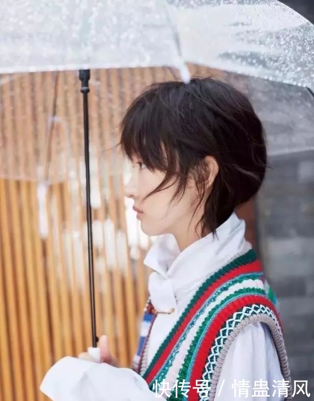 毛衣怎么穿出新意?搭配衬衫就能让你成为春天最时髦的崽