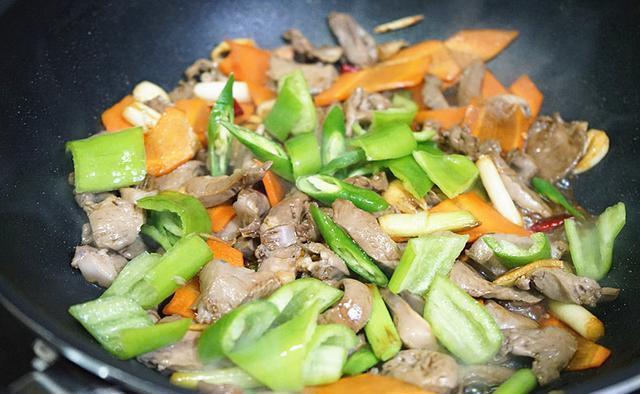 血腥味|猪身上这块肉最“宝贵”,营养价值很高,遇见别手软,再贵也要买