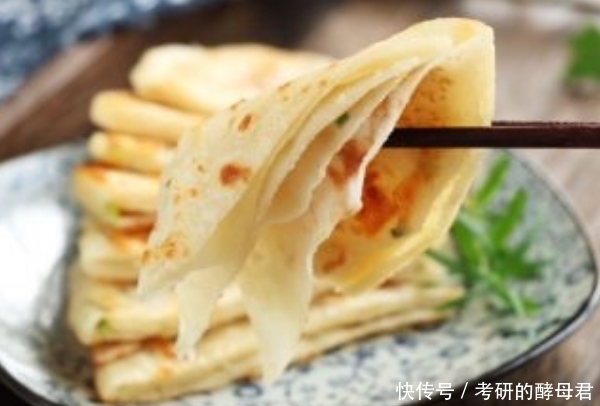 面用|烙饼又干又硬是和面用错了水,牢记3点,饼柔软筋道,放凉不硬