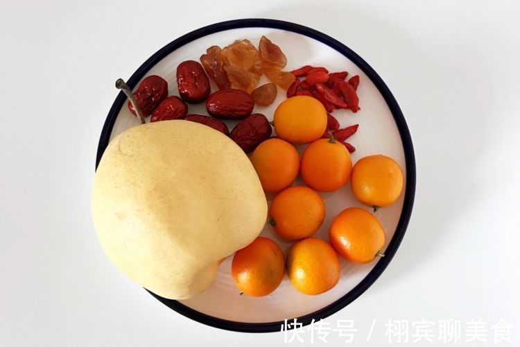 雪梨|自制冰糖雪梨金桔饮,嗓子不舒服的时候煮来喝,清润滋补