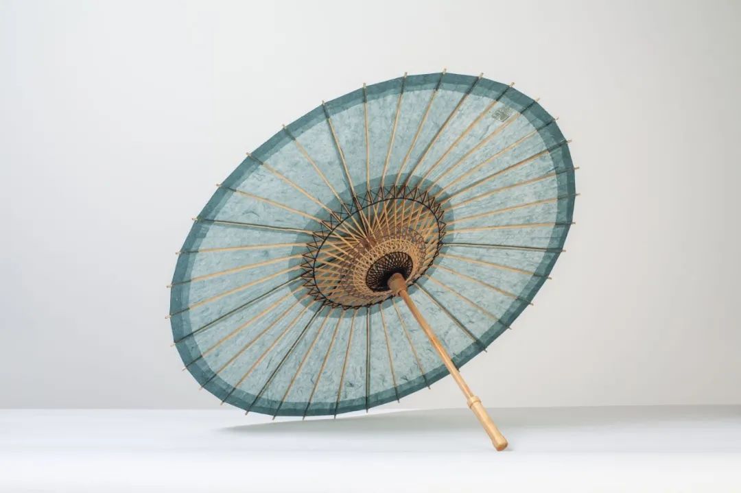 刘伟|一把伞600元，排队半个月才能买到！杭州90后小伙这手绝活太惊艳，火到国外了