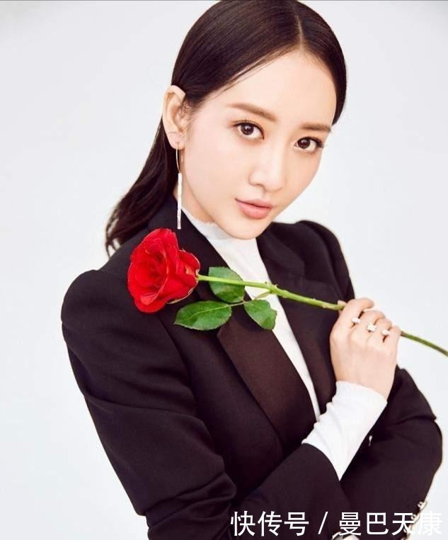 王鸥|脸上有这3个“特征”的女生,尽量别披头散发了,露出五官更女神