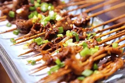 胡萝卜素|医生:肺部有结节的人,“3种”食物建议少吃,或有助结节消散