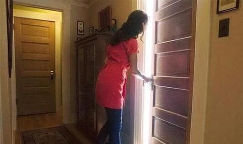 妈妈|女儿深夜在房间做“小动作”,妈妈的做法让网友叫好:最好的教育