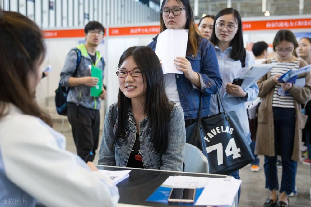 实习的时|大学里什么时候出去实习比较合适？毕业学姐有经验