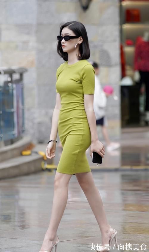 小姐姐 想要打造优雅清爽的造型,没有短裙怎么行