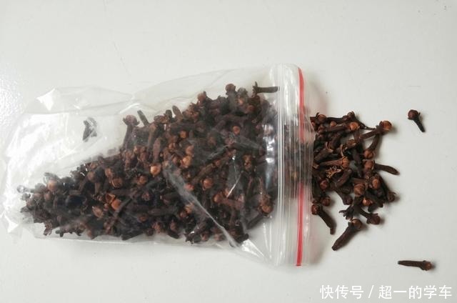 它是厨房里常见的调味品,钓鱼时却大显身手,噱头还是名副其实