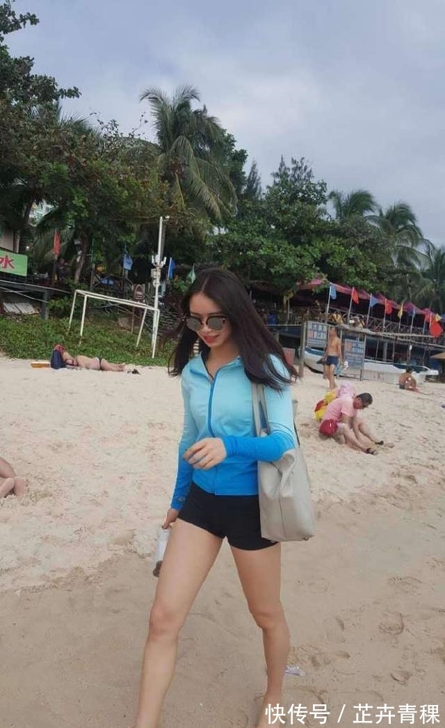 女大学生|成都女大学生每天吃10个鸡蛋!蜂腰翘臀!拿下比基尼冠军!