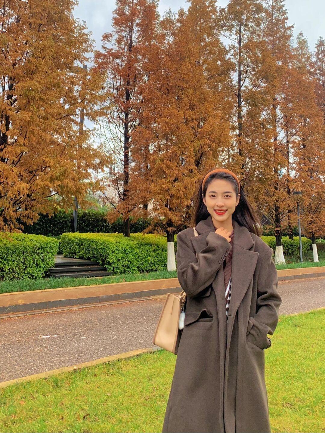 打底衫 冬天很百搭的毛呢大衣,基础的搭配也能够穿出时尚感!