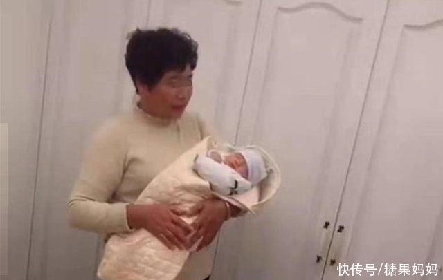 二宝出生之后，家里大宝跟谁睡？宝妈巧妙化解这个“世纪难题”
