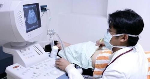 孕妇|婆婆带儿媳产检,却被医生找理由支开,随后的问题让孕妇尴尬不已