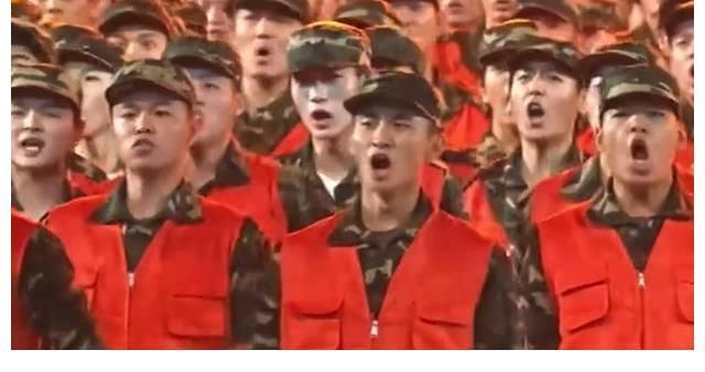 演员|鸟巢感动瞬间的背后：为什么上一秒下雨，下一秒演员衣服就干了？