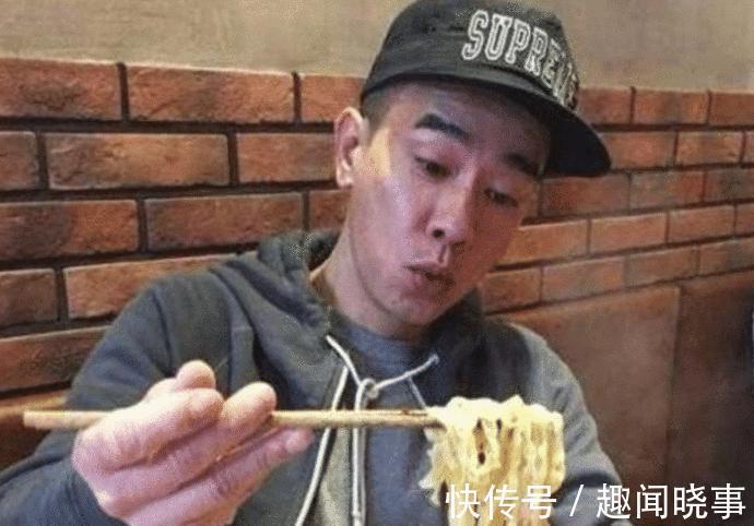 陈小春1碗面42块,谢霆锋1碗面68块,一个宾客如云一个不会再去