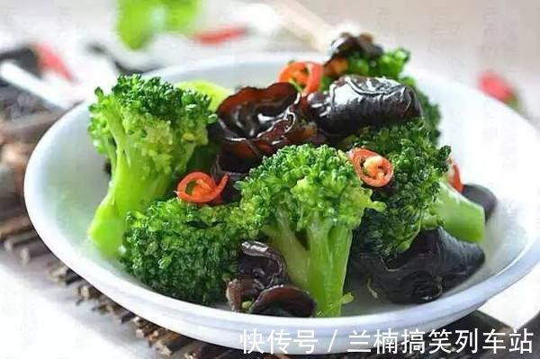 牛心菜|你想变成老太婆吗?不想的话就记得多吃5种食物吧,对女性很友好